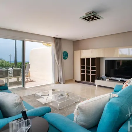Holidays & Beachfront , Sea Views,3 Bedrooms Апартаменти Марбелья