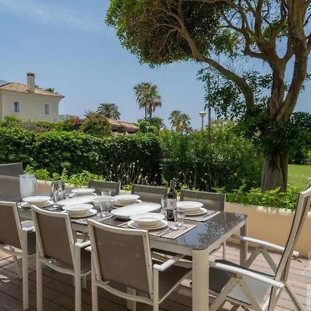 Holidays & Beachfront , Sea Views,3 Bedrooms Марбелья