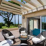 Holidays & Beachfront , Sea Views,3 Bedrooms * Marbella