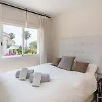 דירה Holidays & Beachfront , Sea Views,3 Bedrooms מארבלה
