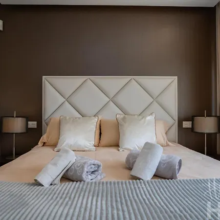 شقة Holidays & Beachfront Neptuno Ii, Garden, Beach, Pool ,elviria ,marbella