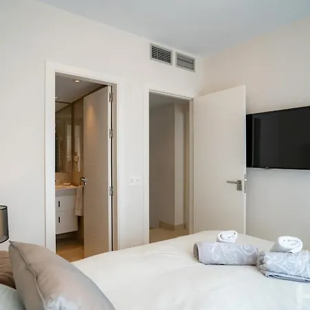 Holidays & Beachfront , Sea Views,3 Bedrooms