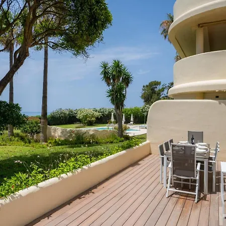 Апартаменты Holidays & Beachfront , Sea Views,3 Bedrooms Марбелья