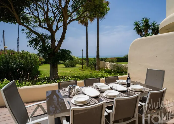 Beachfront, Sea Views, Swimming Pool, 3 Bedrooms Apartament
