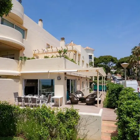 Beachfront, Sea Views, Swimming Pool, 3 Bedrooms * Marbella