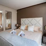 Holidays & Beachfront , Sea Views,3 Bedrooms * Marbella