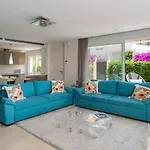 Holidays & Beachfront , Sea Views,3 Bedrooms Marbella
