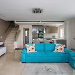 Holidays & Beachfront , Sea Views,3 Bedrooms Apartment