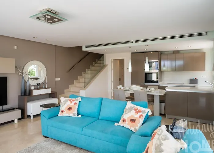 Beachfront, Sea Views, Swimming Pool, 3 Bedrooms