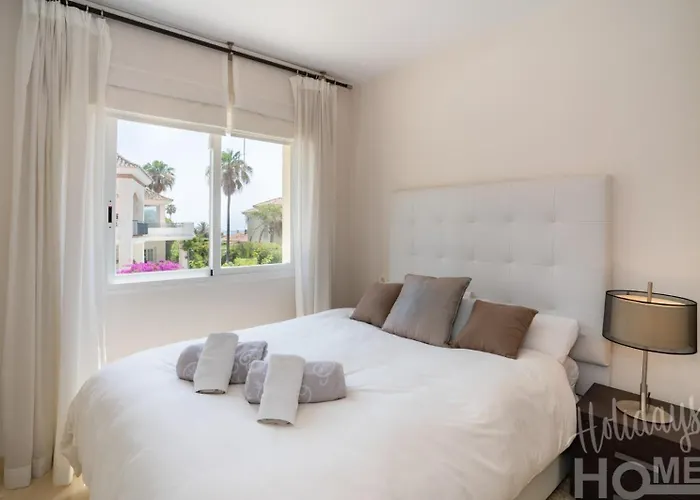 Apartman Beachfront, Sea Views, Swimming Pool, 3 Bedrooms Marbella